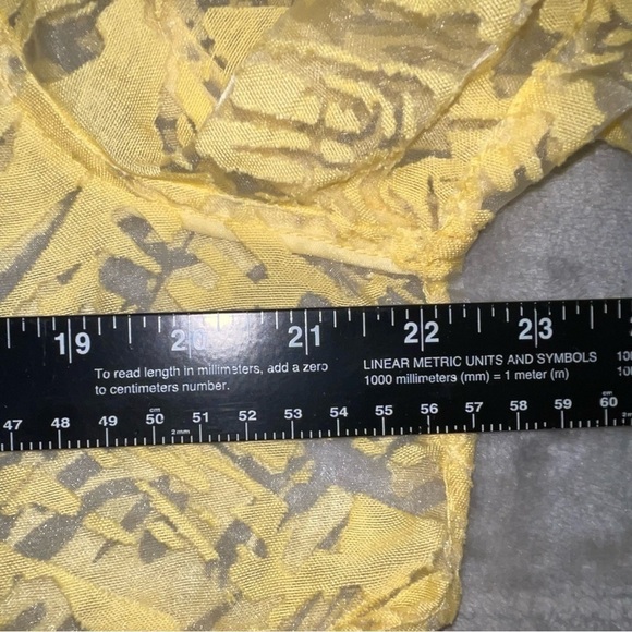 Lark Lane Yellow Hatch Pattern Button Down Sheer Blouse Cinch Hem Size 16 - Picture 7 of 8